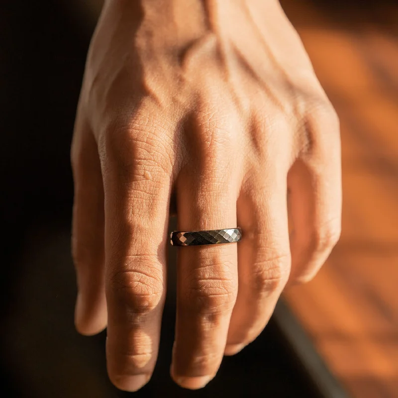 Mirror Black Rhombus Ceramic Ring